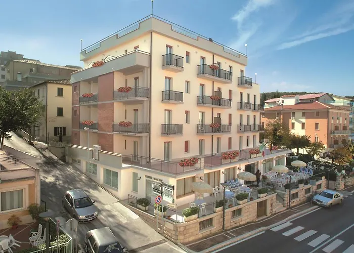 Hotel Monica