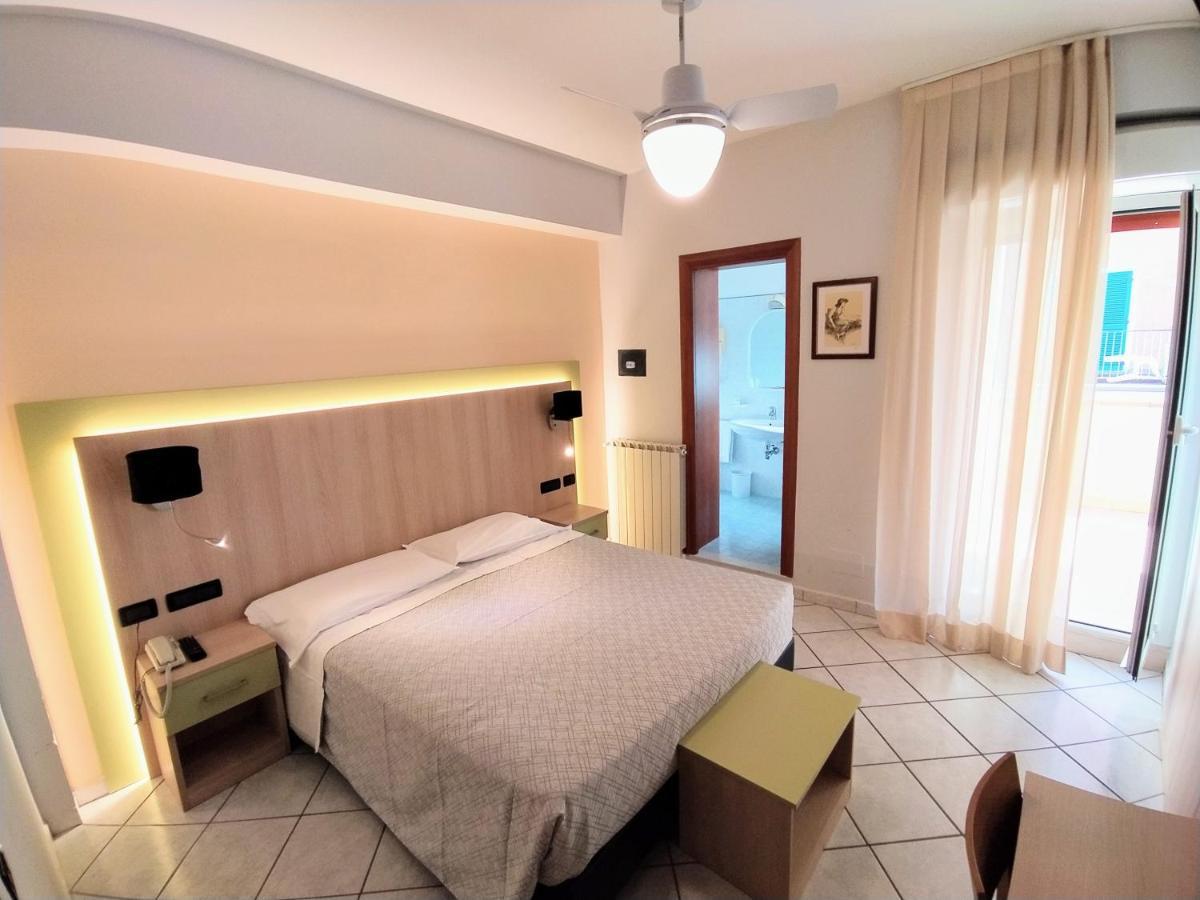 Hotel Monica 3*