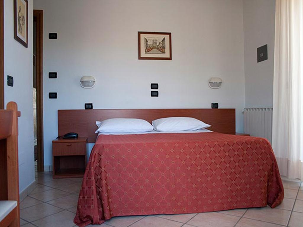 Hotel Monica