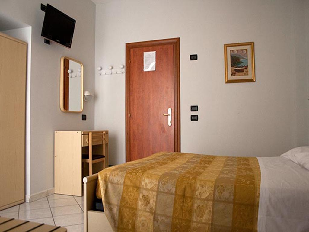 Monica Hotel