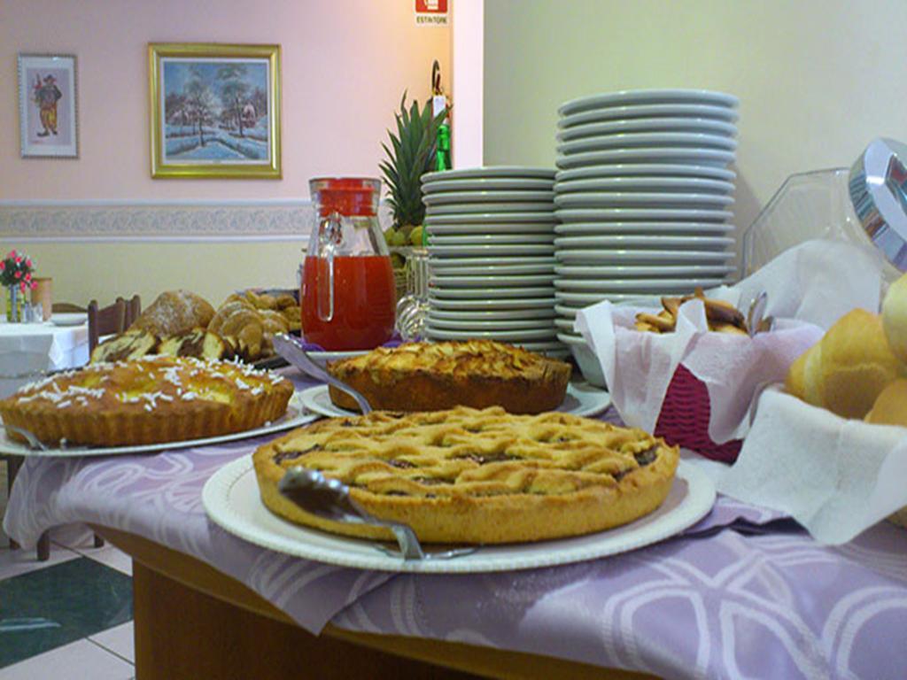 Hotel Monica
