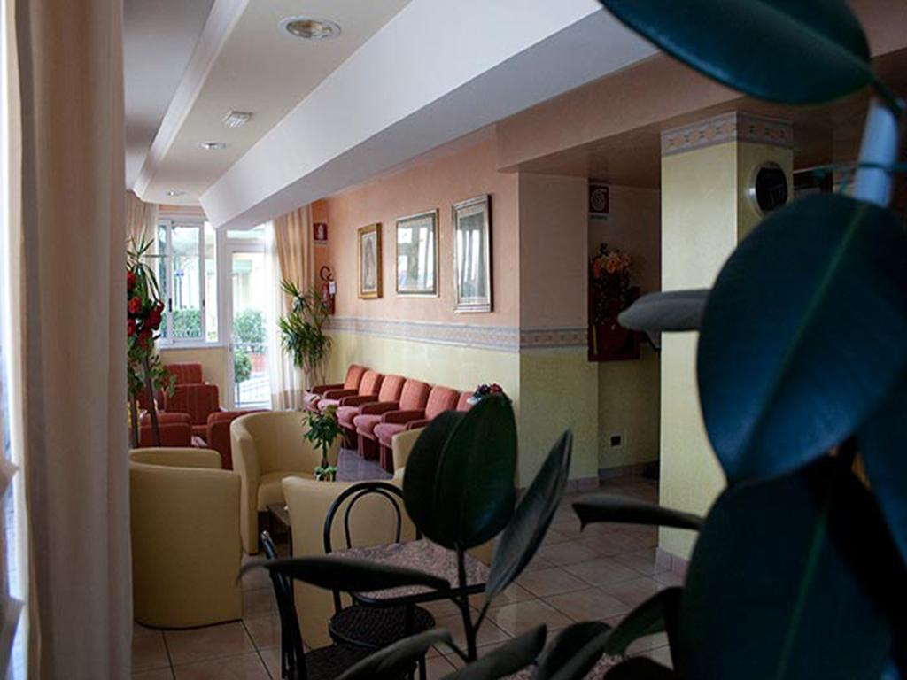 Monica Hotel